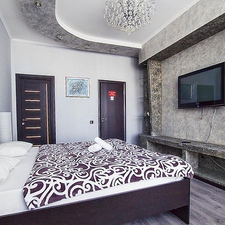 Mini Hotel Bereket Dip Astana Exterior foto